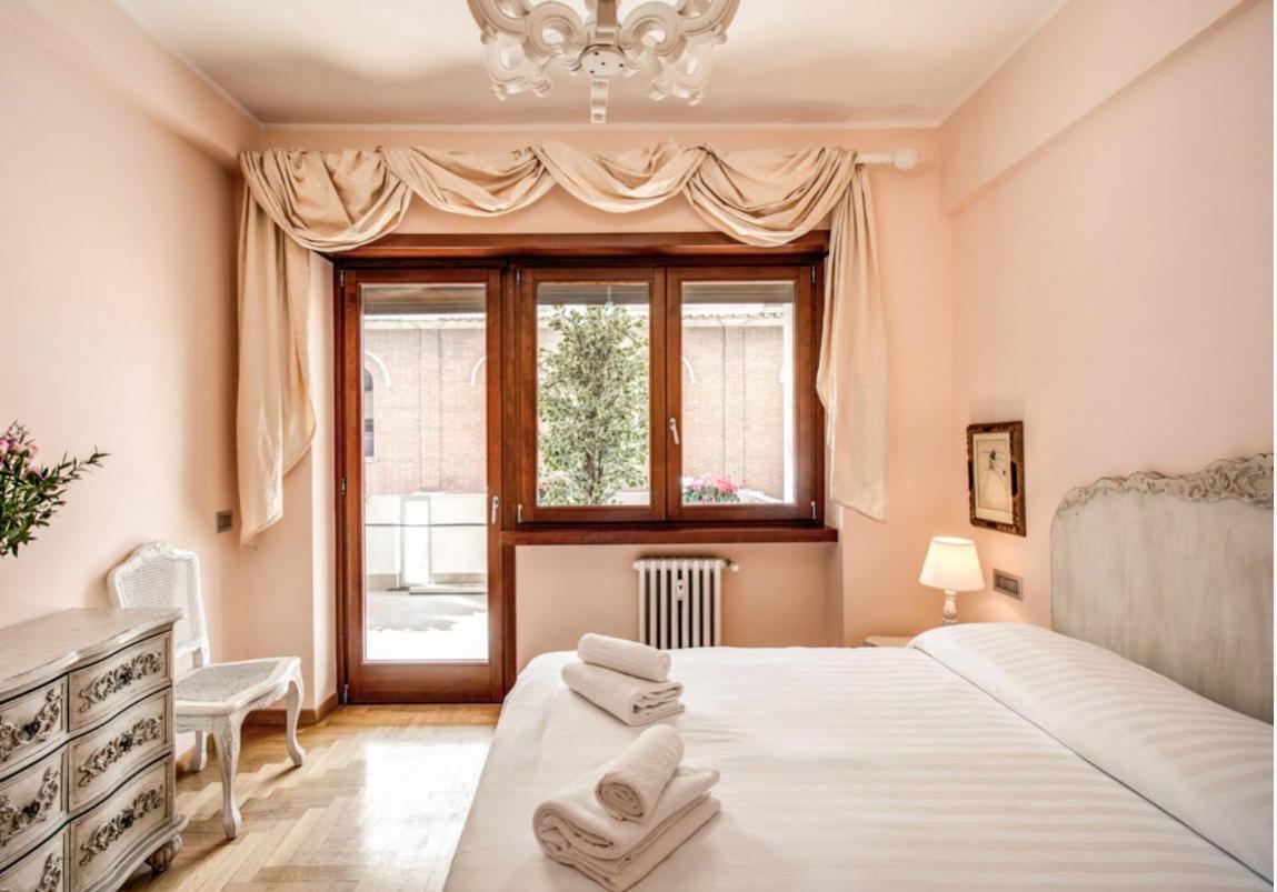 La Dolce Of Via Veneto - Prestigious With Wonderful Terrace In The Historic Center Rome
