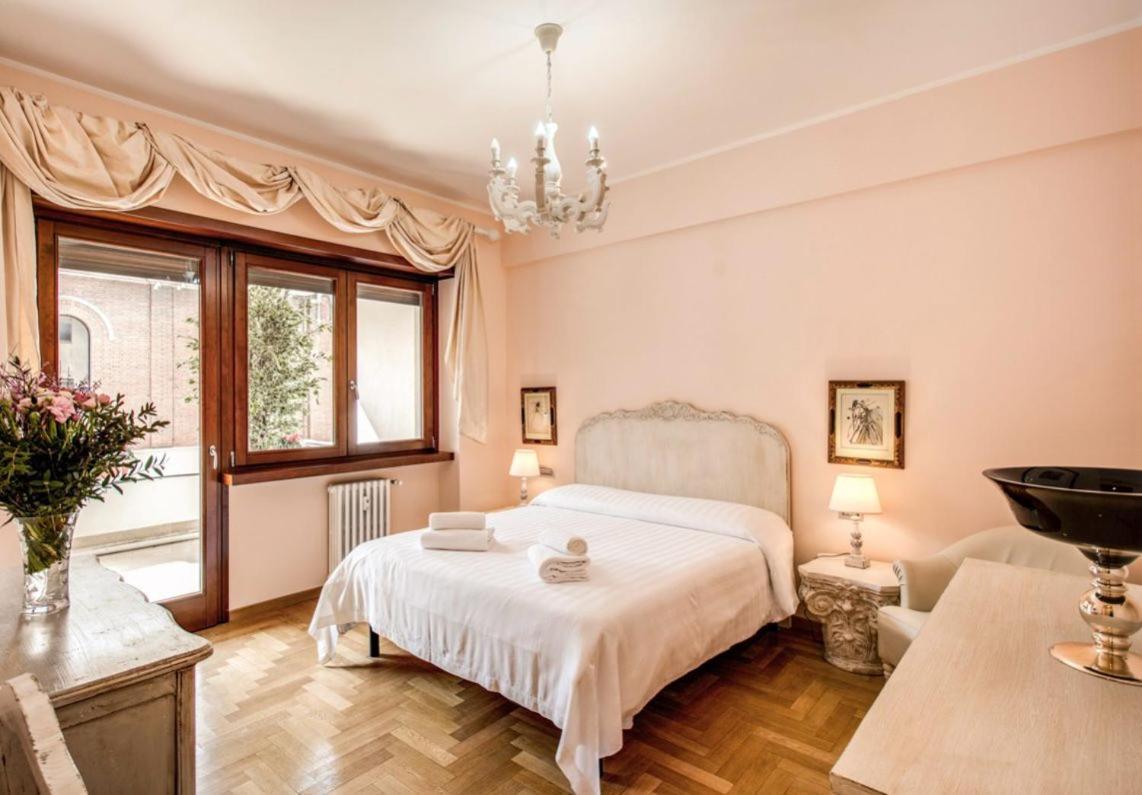 La Dolce Of Via Veneto - Prestigious With Wonderful Terrace In The Historic Center Apartment