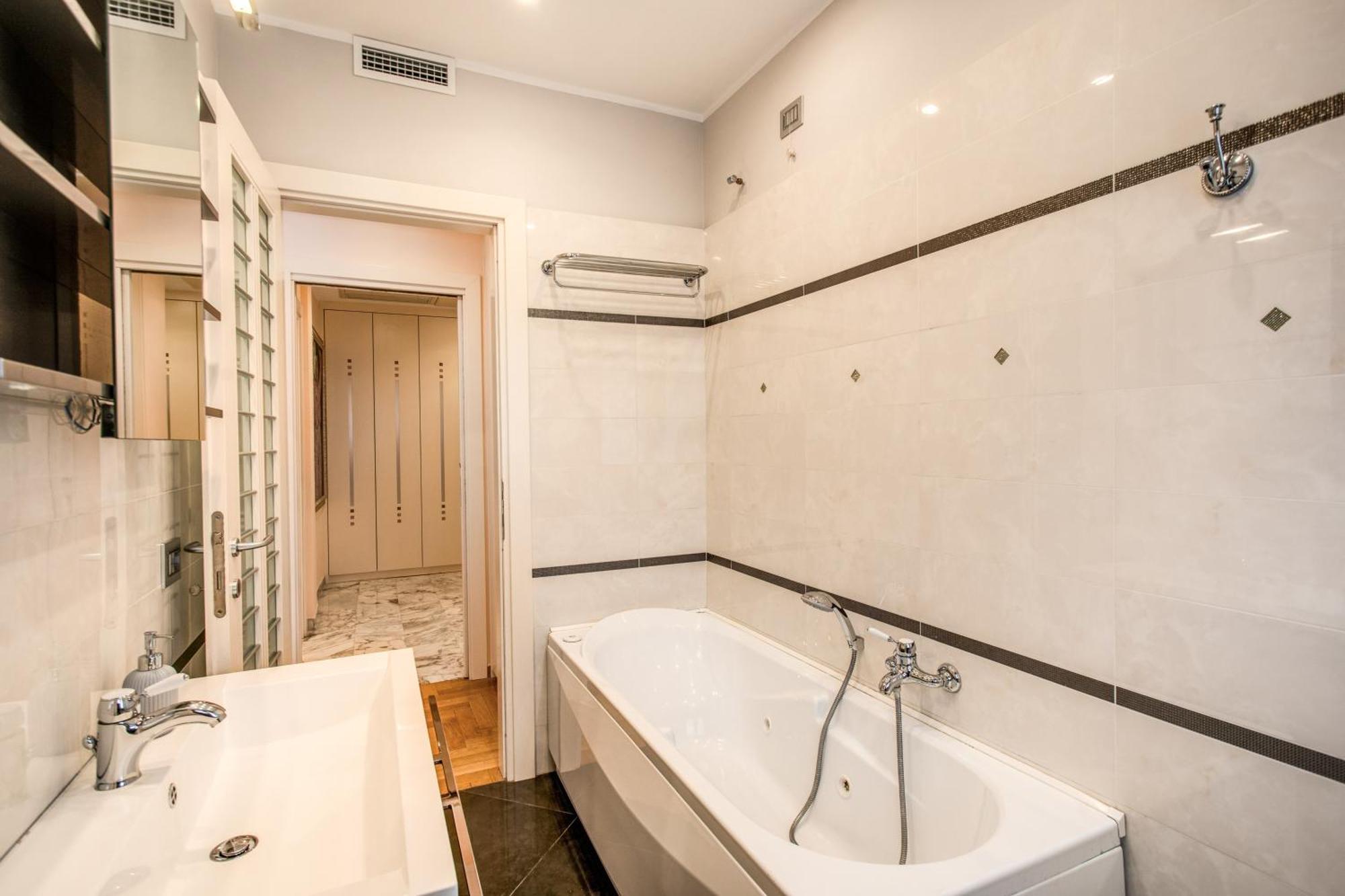 Apartment La Dolce Of Via Veneto - Prestigious With Wonderful Terrace In The Historic Center